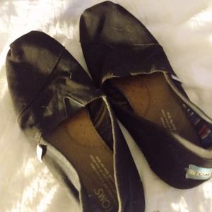 Tom's shoes